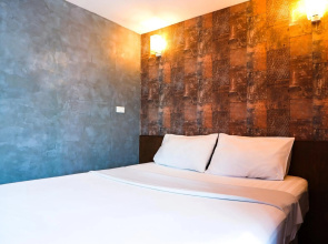 18 Coins Budget Hotel
