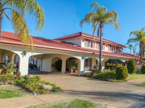 Narrandera Club Motor Inn