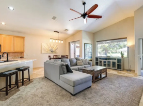 Phoenix Home on Golf Course: Pool & Hot Tub Access