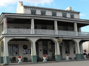 Empire House Hotel