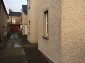 6 Varis Apartments