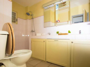 Spacious Villa with Ocean and Mountain view-4 beds