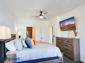 Queen Creek #243 Chandler 1 Bedroom Condo by RedAwning