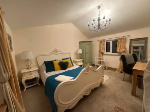 Meagill Cottage, Sleeps 4 With Hot Tub & Parking