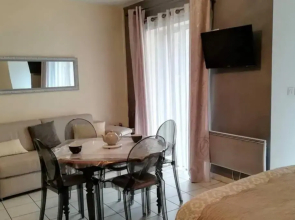 Appartement Meuble Classe 3*** Ideal Cure Thermale, Avec Terrasse De 30M2, Magnifique Vue