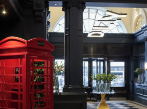 Отель The Dilly