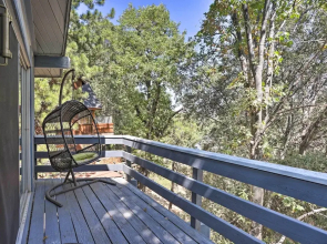 1 Mi to Lake Gregory: Mtn-view Cabin w/ Deck