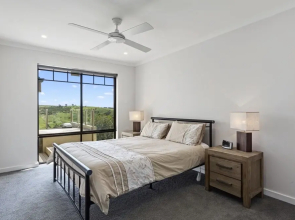 Marina Views - 64 Seaview Avenue