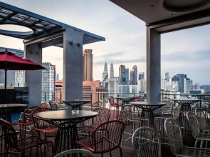 D'Majestic Place by Widebed