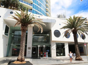 Pelicanstay Surfer Paradise Condo Hotel
