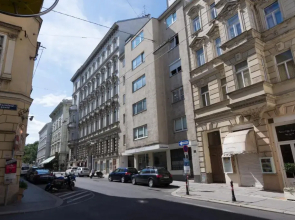 Modern Apartment at Rathaus