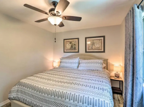 Fairfield Bay Condo w/ Patio < 5 Mi to Lake!