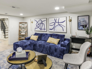 Walk to Patterson Park! Pet-friendly Townhome