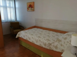 Renata - 3 Bedrooms - H
