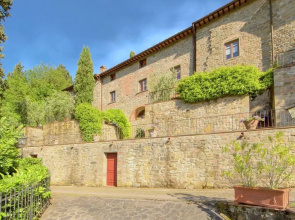 Apartment in Tuscany With Pool & Garden