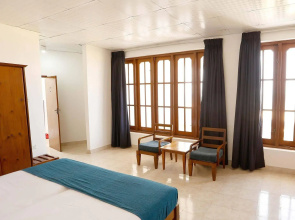 C Negombo