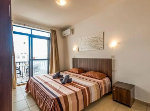 GetawaysMalta - SeaShells Apartment 11 with Terrace and Sea Views in Bugibba