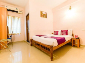 Tri Star Regency by OYO Rooms