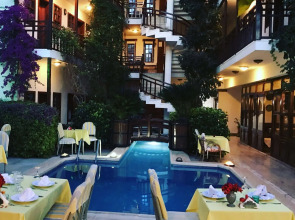 Hotel Karyatit Kaleiçi