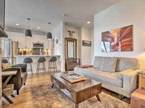 Grand Lake Condo w/ Balcony & Mountain Views