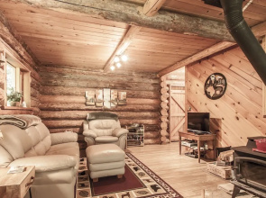 Whispering Winds Apartment 3 NW Comfy Cabins