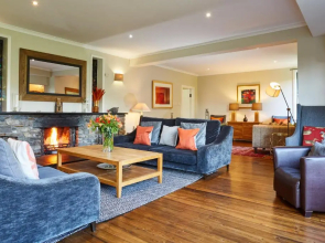 LOCH TAY HIGHLAND LODGES and GLAMPING PARK