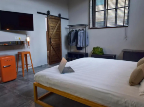 GARAGE47 Storica Officina Meccanica LOFT B&B iN PIENZA