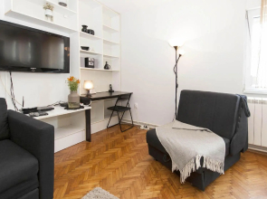 One Bedroom Apartment Hip & Spacious