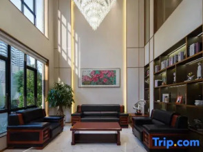 Jinshawan Villa Courtyard
