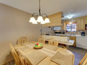 Walk to Lifts: Ski-in/ski-out Angel Fire Condo