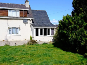 Lovely 1-bedroom apartment with free parking