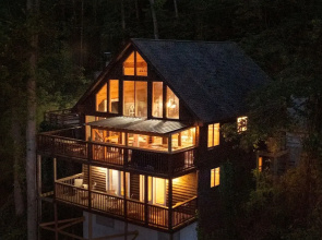 Family Friendly Getaway I Hot Tub In Gatlinburg