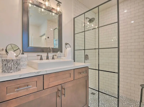 Upscale Whittier Hills Gem: 17 Mi to Disneyland!