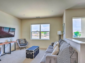 Serene Oasis - Lakeside Living: 6 Mi to Coachella!