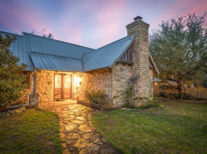 Rock 'n' Wood 4 Bedrooms 3.5 Bathrooms Home