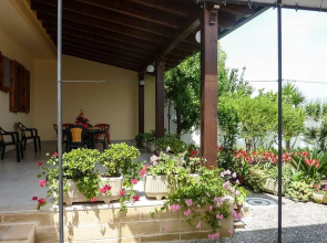 Cottage in Torre Dell'Orso with garden m198