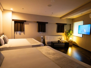 Rycom Crystal Hotel