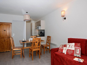 Slopeside Chalet in Vars