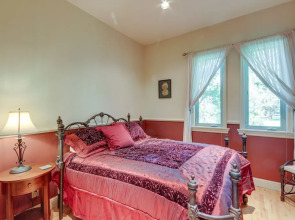 Riverfront Livingston House in Paradise Valley!
