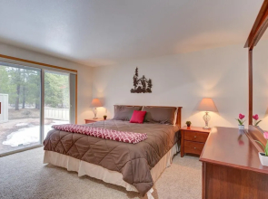 Poplar Lane #19 by Village Properties at Sunriver