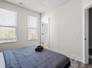 Luxe King 4BR Townhouse in Uptown CLT