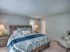 Charming Saco Home w/ Deck, 5 Mi to Beach!