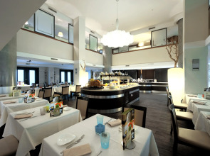 Holiday Inn Naples by IHG