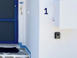 Amazing Blue Marsis Apartment in Paros