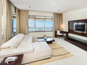 Staybridge Suites Dubai Internet City, an IHG Hotel