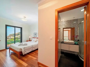 Casa Amaro Mar by Our Madeira