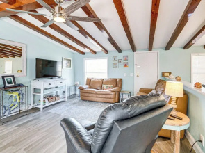 5 Mi to Manatees! Waterfront Crystal River Home