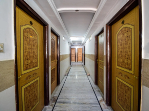 OYO 29398 Hotel Pax Inn