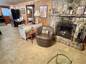 Placyd Pines Limit 8 4 Bedroom Cottage by RedAwning