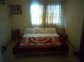 Cliff Hotel & Lounge
